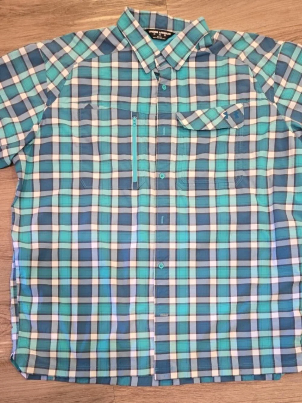 Under Armour Motivate Vented Short Sleeve Men’s Fitted Plaid Button Down - Picture 1 of 12